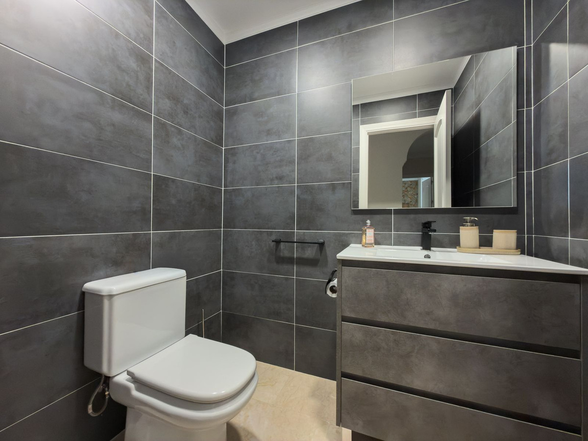 b63451b89e7aab16d601e1de491f9db7 - 32