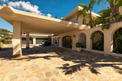 b6a3983b35454cf38ccc930065d90605 - 10