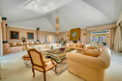 b6a3983b35454cf38ccc930065d90605 - 12