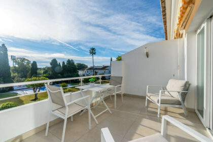 b6d1a27efb81925a727cb4701e39f186 - 12