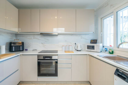 b6d1a27efb81925a727cb4701e39f186 - 2