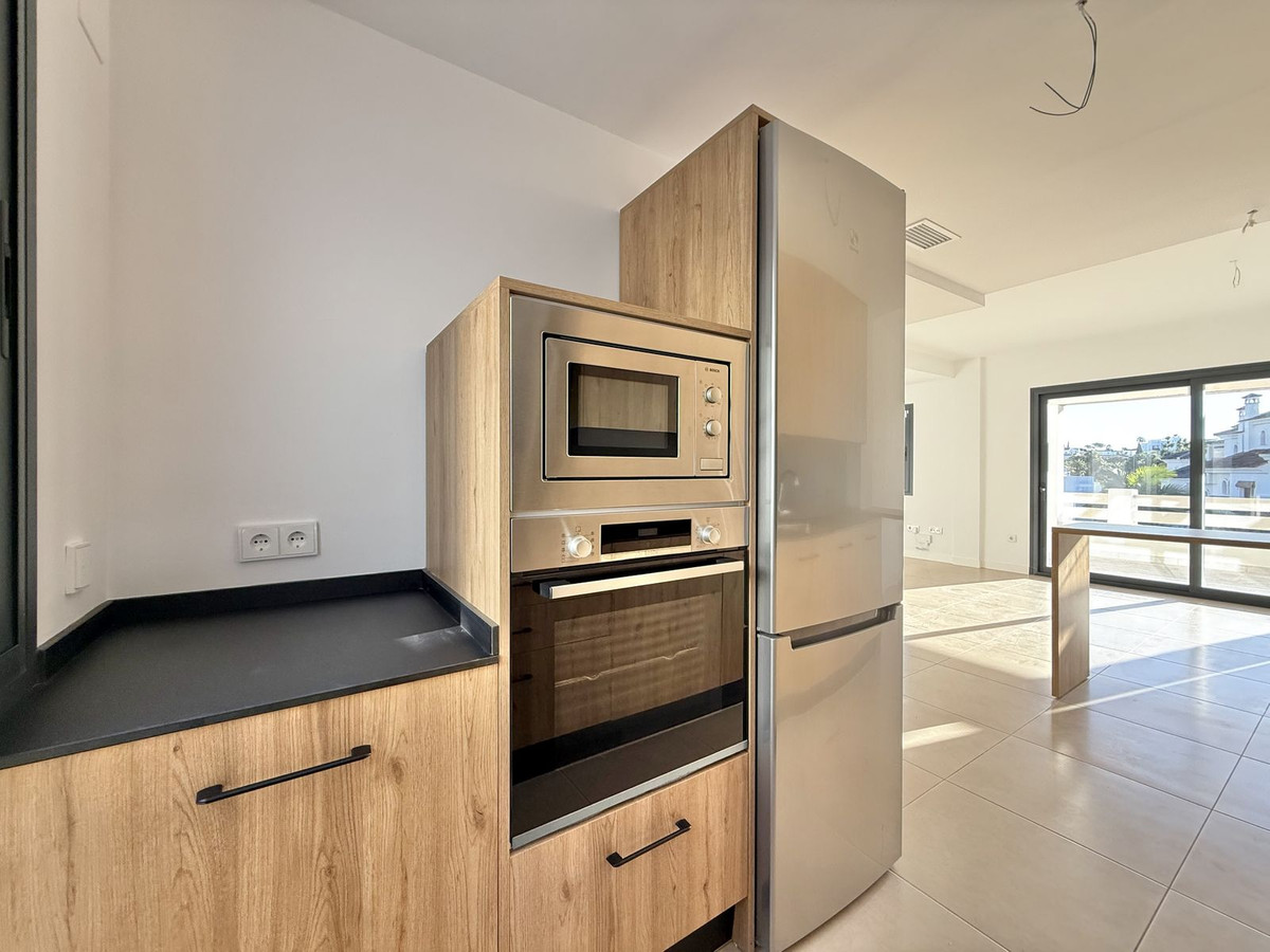 b833a8e286001d497f0059f4786e09e9 - 12