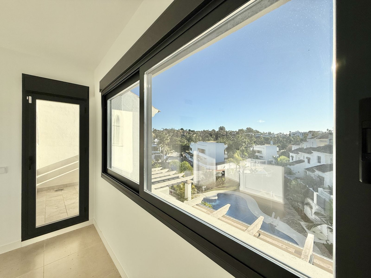 b833a8e286001d497f0059f4786e09e9 - 19