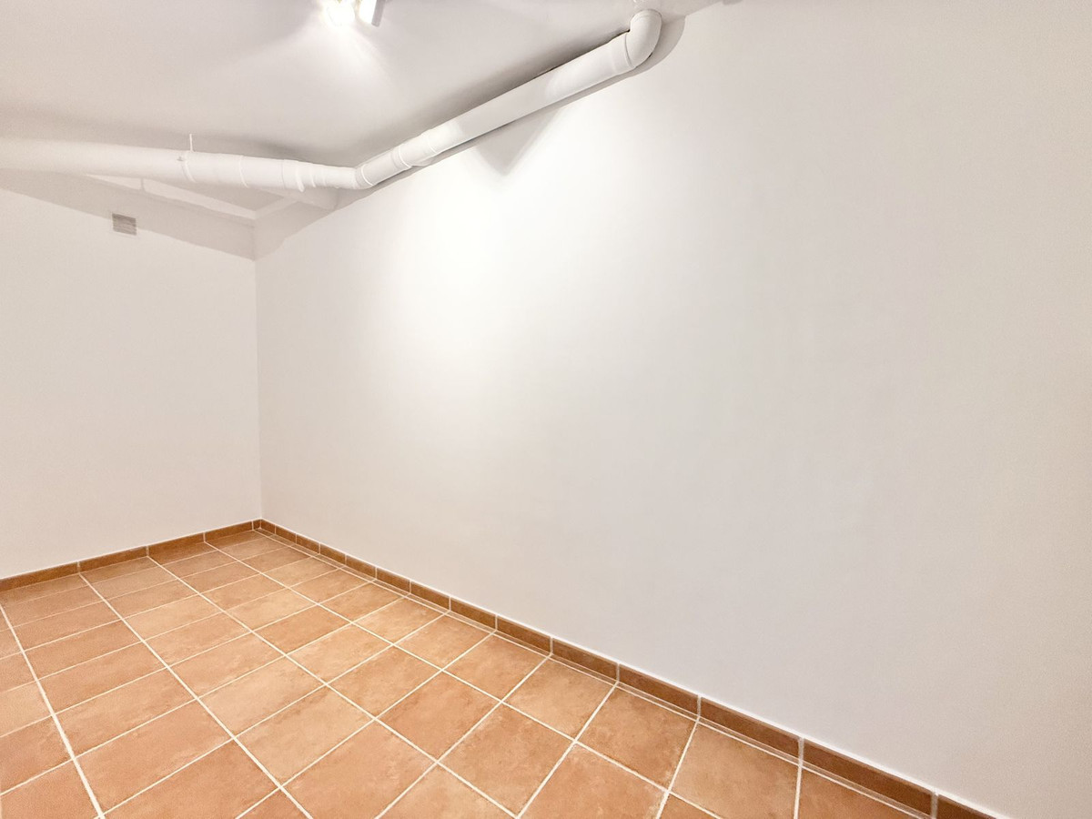 b833a8e286001d497f0059f4786e09e9 - 32