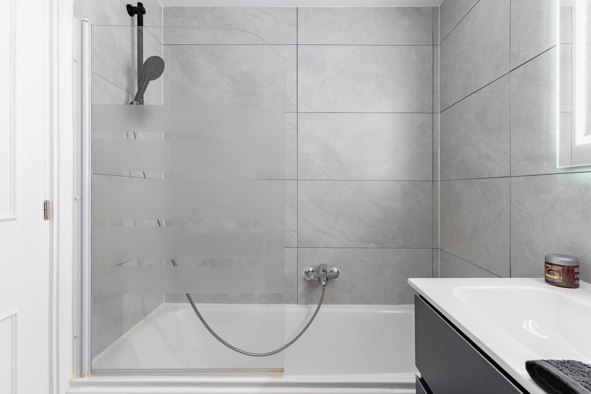 b8c3749338e61a371777ee9837ab5ca6 - 11