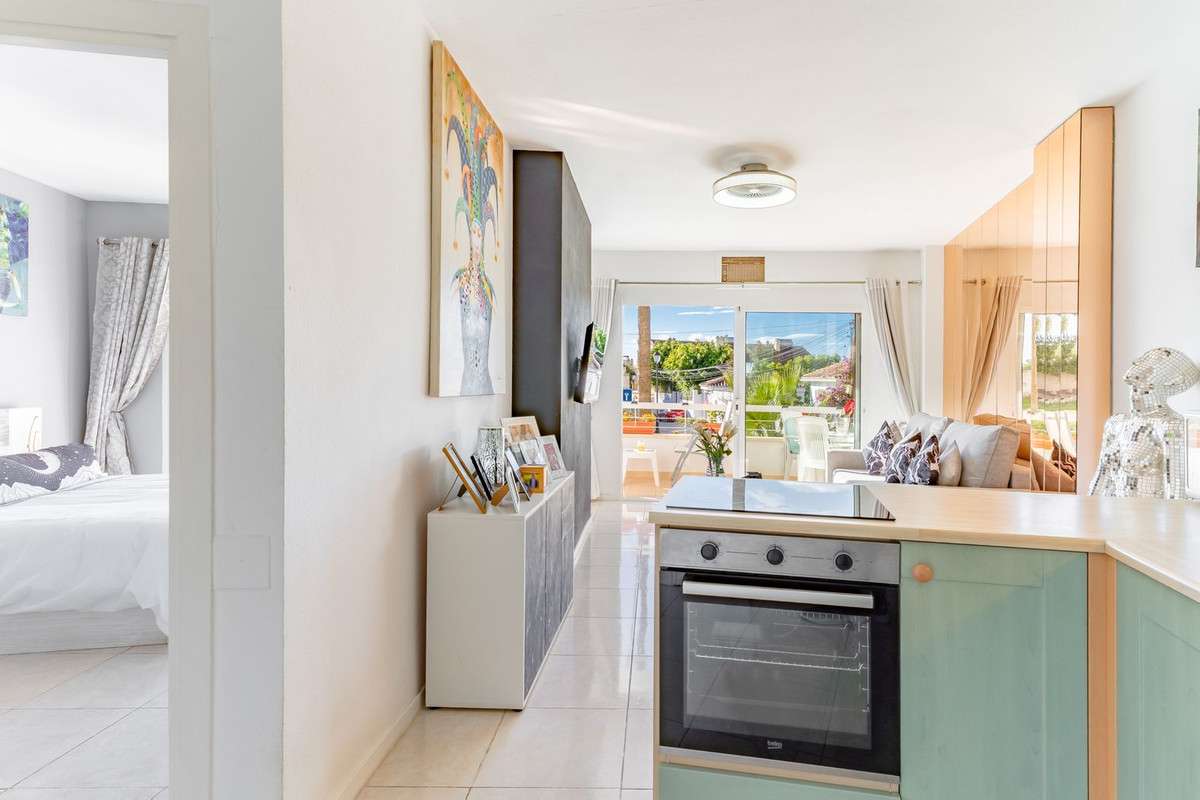 b8c3749338e61a371777ee9837ab5ca6 - 12