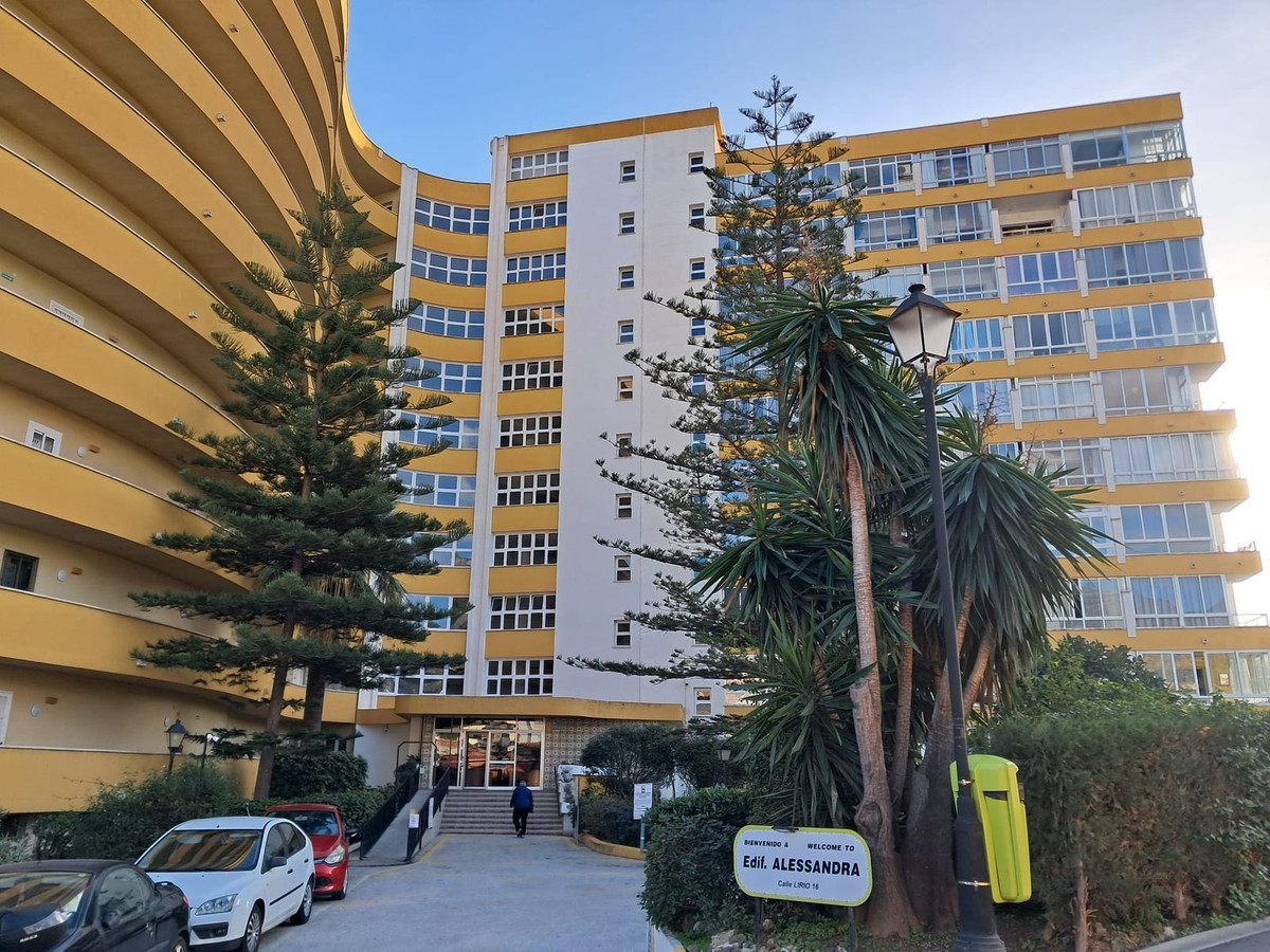 b8c3749338e61a371777ee9837ab5ca6 - 18