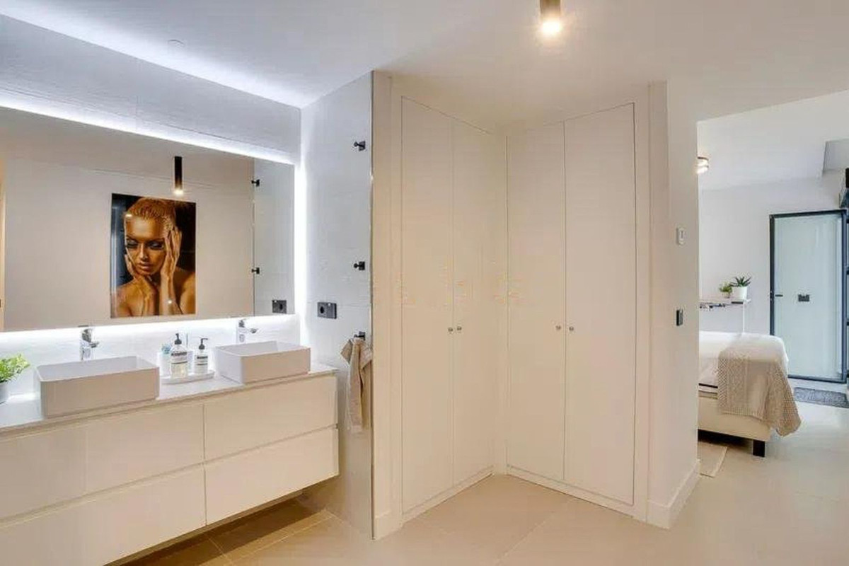 b91ed7186b8bcef5a91e5bd28ff941af - 12