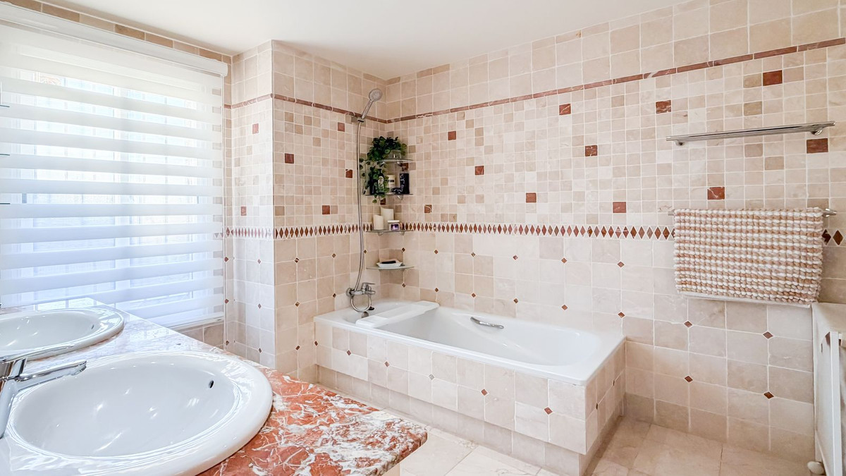 bab26af585dc98b7ace61a5a9bdd11e3 - 24