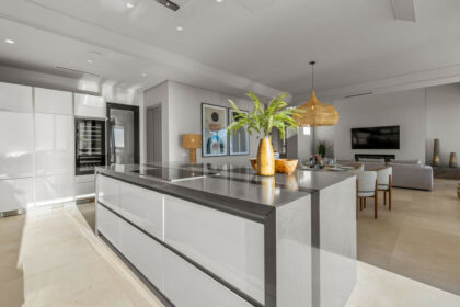 bbffe52ceadf446ce547f336959b0885 - 11