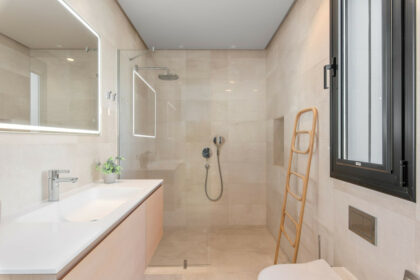 bbffe52ceadf446ce547f336959b0885 - 24