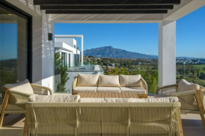 bbffe52ceadf446ce547f336959b0885 - 33