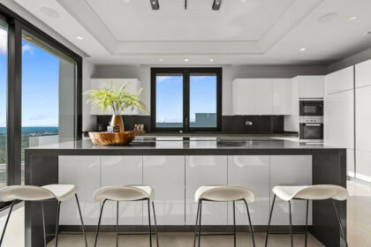 bbffe52ceadf446ce547f336959b0885 - 9