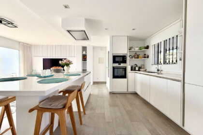 bd8de98a593f3cefccb7e1ed522e23ba - 10