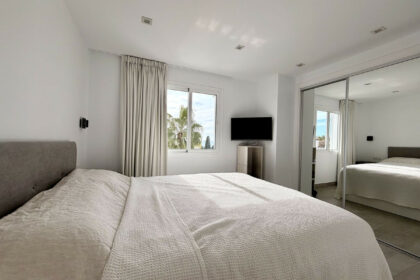 bd8de98a593f3cefccb7e1ed522e23ba - 13