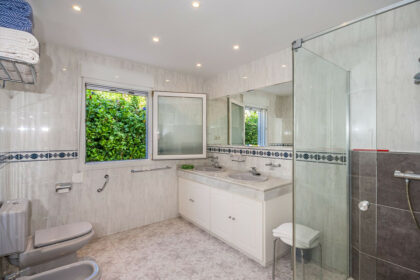 bec59cd982209010b15f891714644025 - 16