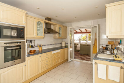 bec59cd982209010b15f891714644025 - 19