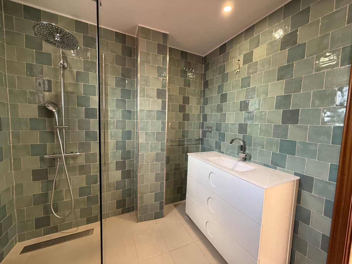 c1d7d88feebd2cfd25cdf722d07dcf4e - 17