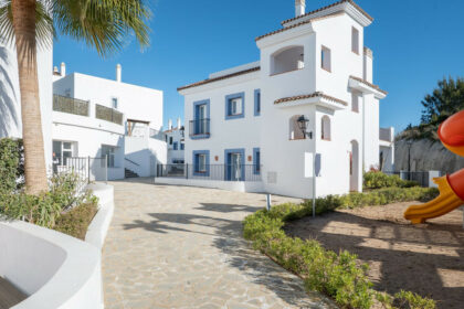 c641be6e4d988f90176ca11693e224aa - 28