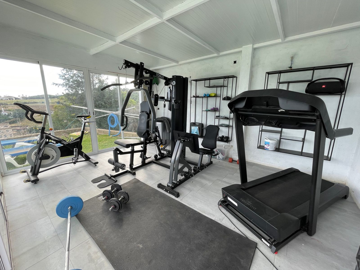 c6f198421f016daf729000bf328c9bc6 - 18