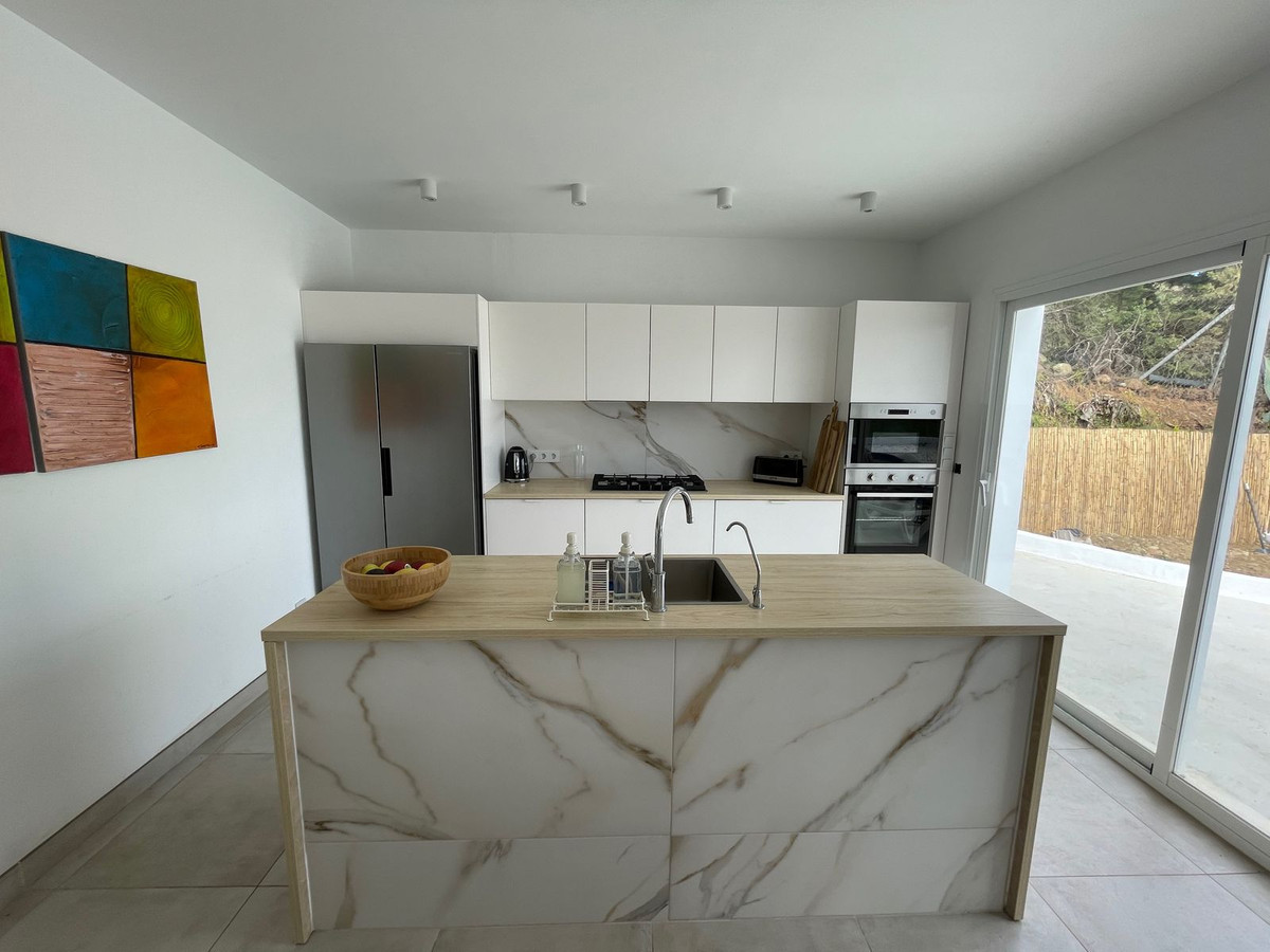 c6f198421f016daf729000bf328c9bc6 - 5