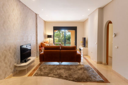 c7310ee603ed46dabae01b2c6e4336c0 - 7