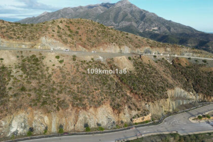 cb006f6d95aec16afc8e590ea7c20d75 - 15