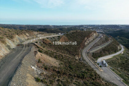 cb006f6d95aec16afc8e590ea7c20d75 - 16