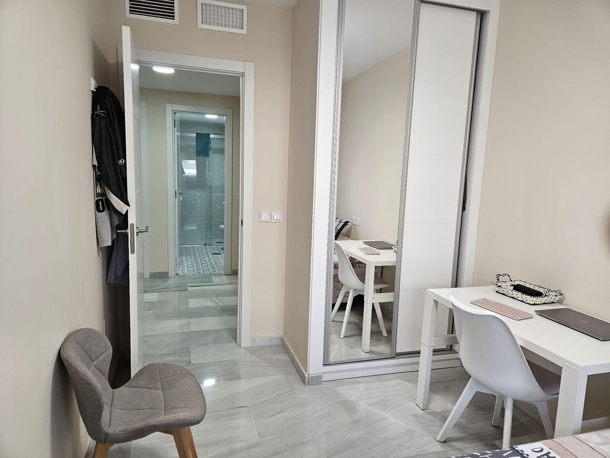 d2ab47eca375795f7e1e6b859c86261b - 24