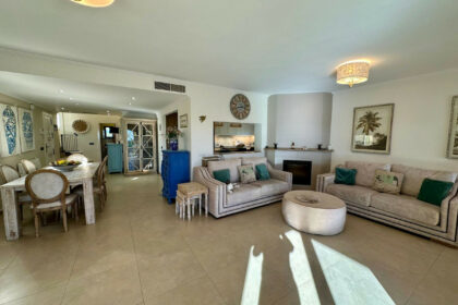 d479df1a8cb423010c295fc294b81eba - 14