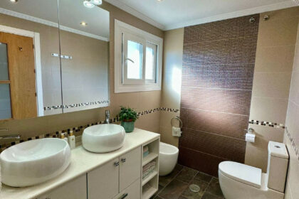 d479df1a8cb423010c295fc294b81eba - 25