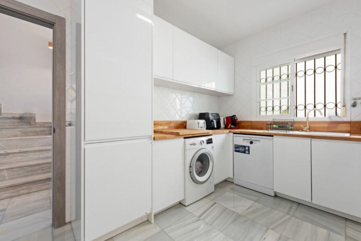 d6219d37c6c98e87f63e1bf8e9b8155c - 11