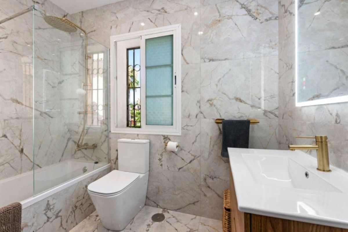 d6219d37c6c98e87f63e1bf8e9b8155c - 14