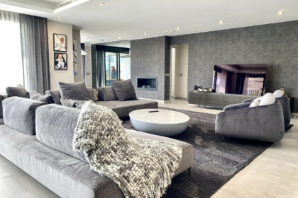 d95f2d6656e14dd47460f9a6d76148e8 - 10