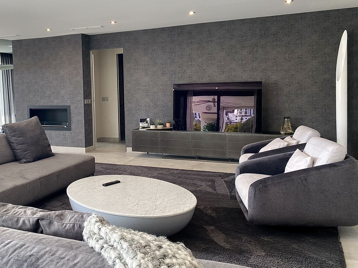 d95f2d6656e14dd47460f9a6d76148e8 - 13