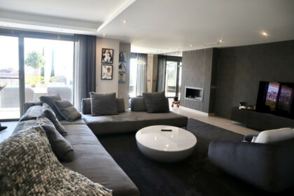 d95f2d6656e14dd47460f9a6d76148e8 - 16