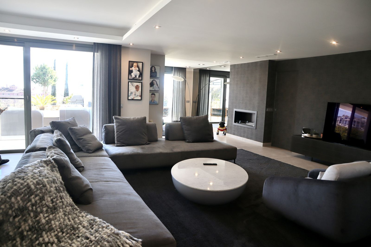 d95f2d6656e14dd47460f9a6d76148e8 - 16