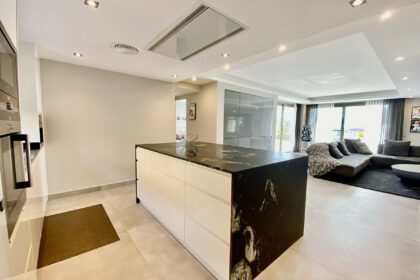 d95f2d6656e14dd47460f9a6d76148e8 - 23