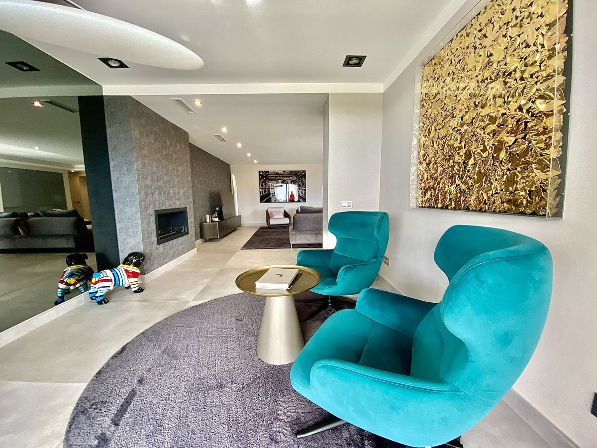 d95f2d6656e14dd47460f9a6d76148e8 - 26