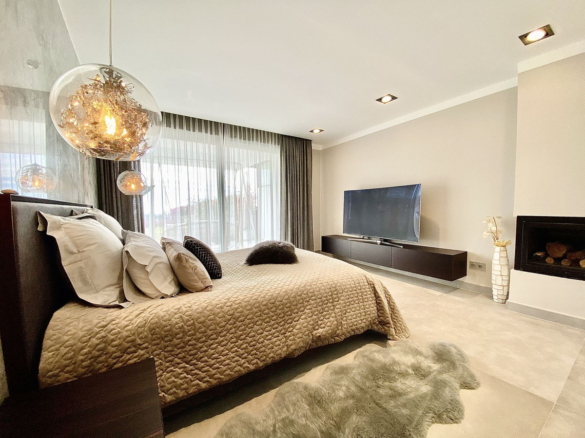 d95f2d6656e14dd47460f9a6d76148e8 - 27