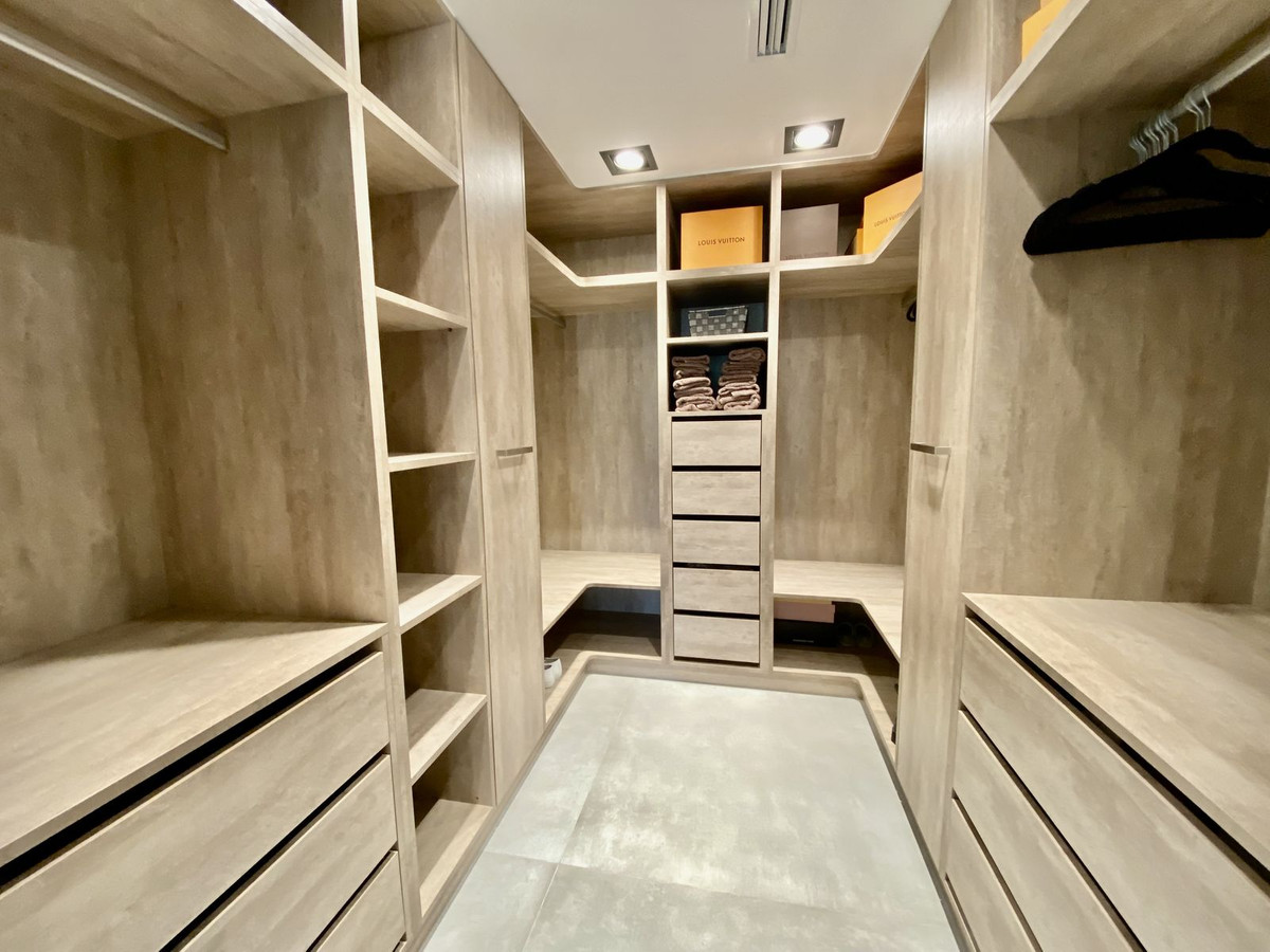 d95f2d6656e14dd47460f9a6d76148e8 - 28