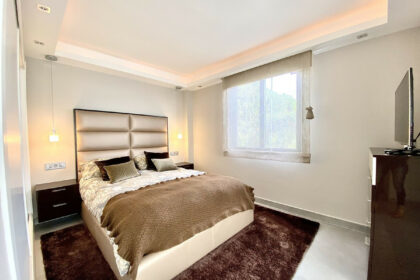 d95f2d6656e14dd47460f9a6d76148e8 - 32