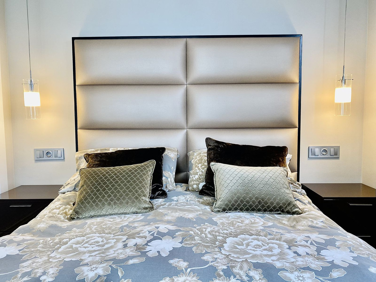 d95f2d6656e14dd47460f9a6d76148e8 - 33