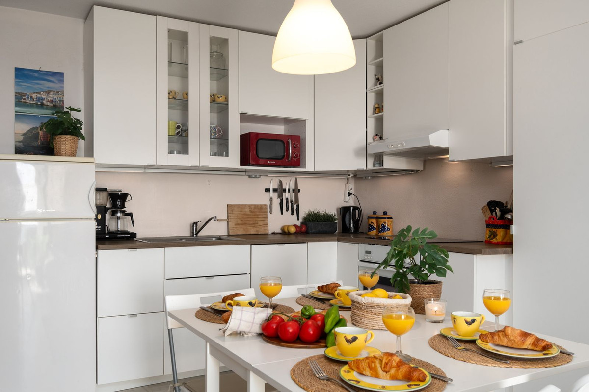 db8cd2069ba00f9a799170ffdd5ce91c - 10