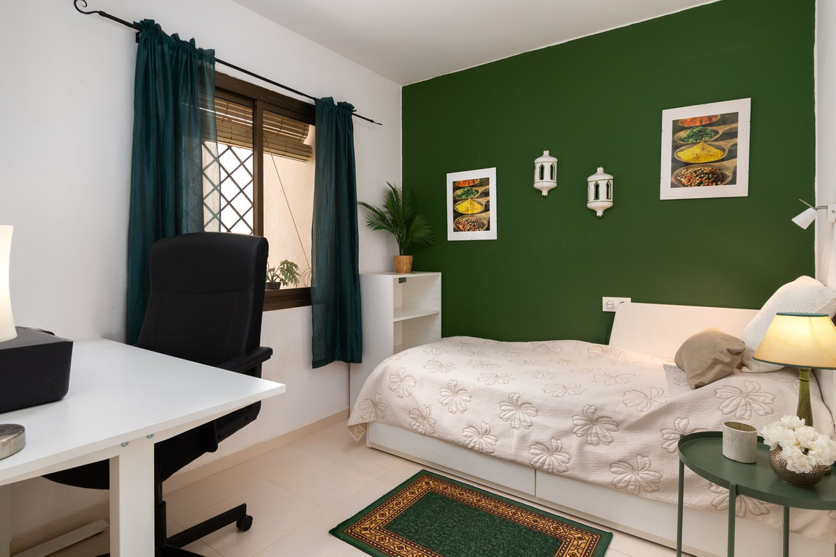 db8cd2069ba00f9a799170ffdd5ce91c - 23