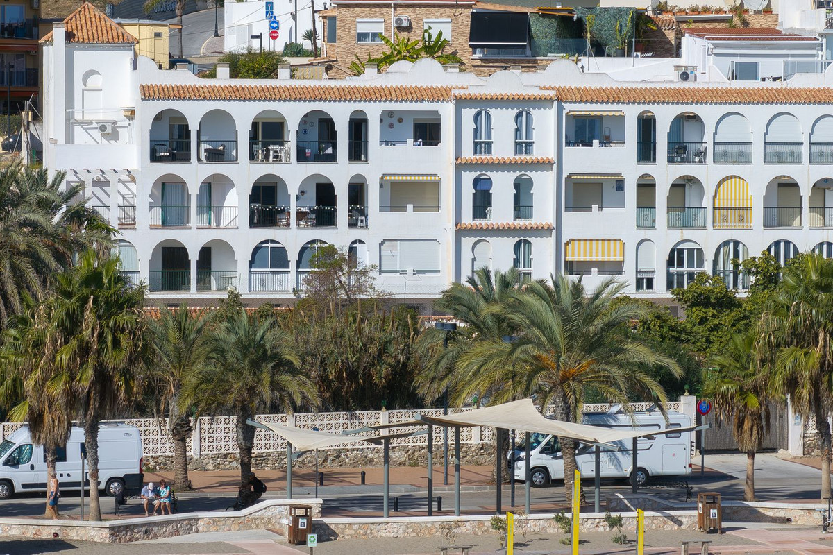 db8cd2069ba00f9a799170ffdd5ce91c - 33