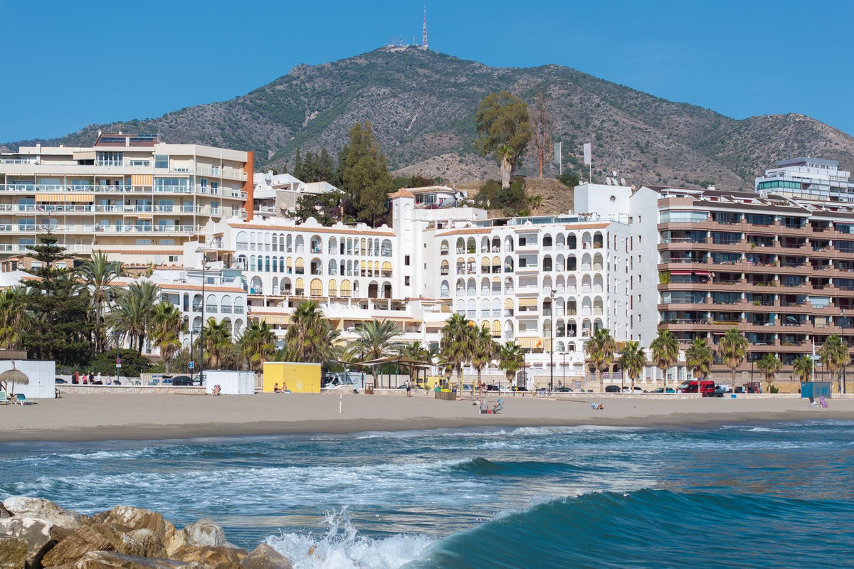 db8cd2069ba00f9a799170ffdd5ce91c - 35