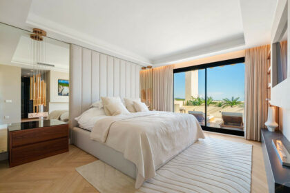 dc0f80ce6c31ba99fc028f3641cc0868 - 23