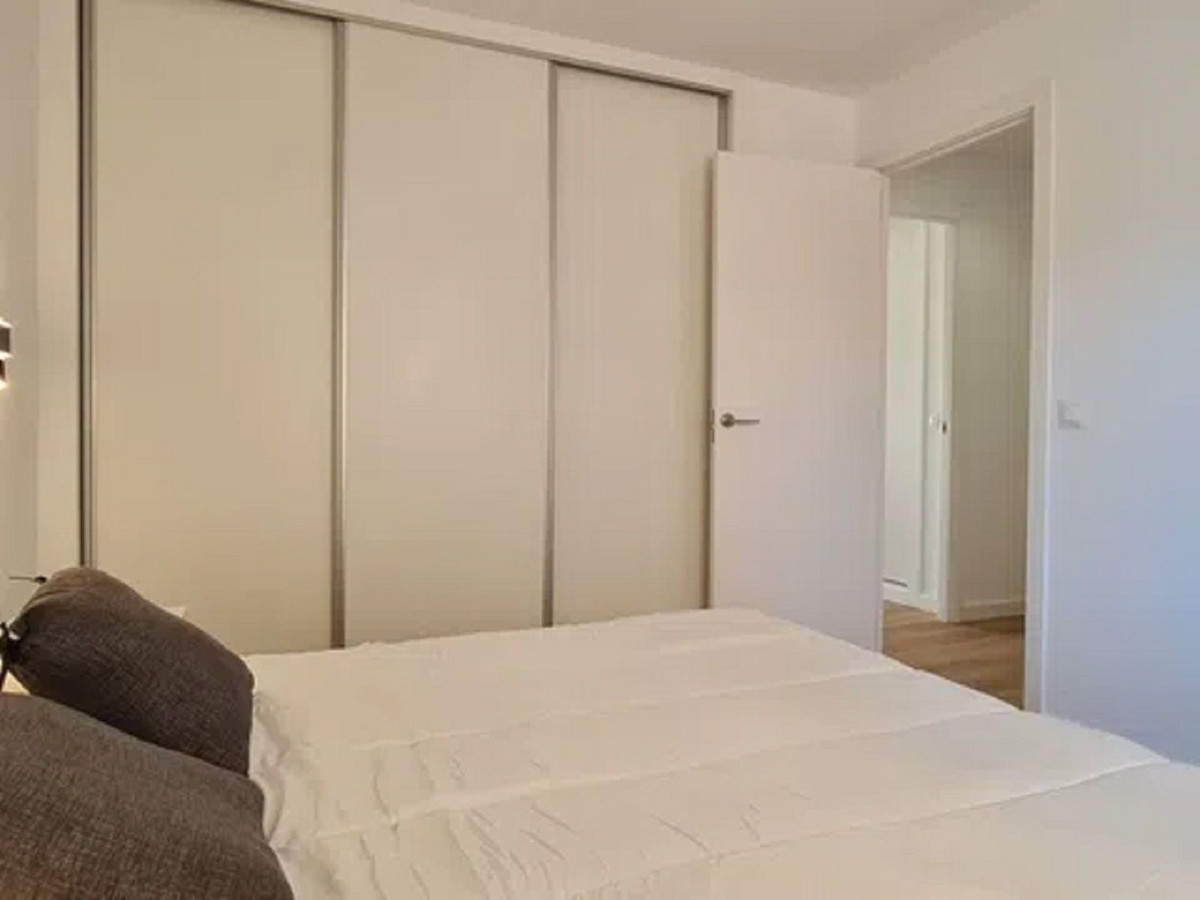 dd1e0cc21a21d44d8d8fa11f3e3d0b52 - 10