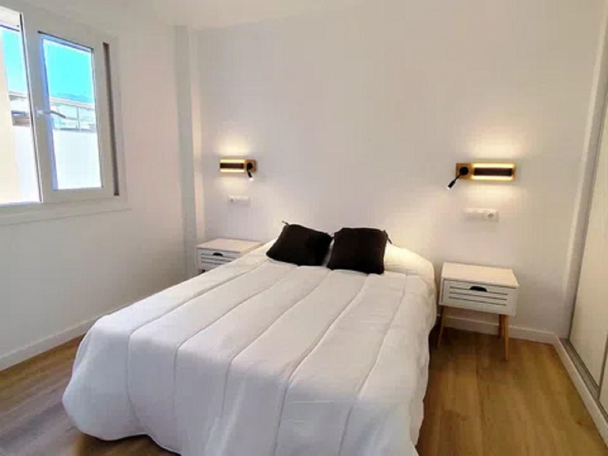 dd1e0cc21a21d44d8d8fa11f3e3d0b52 - 13